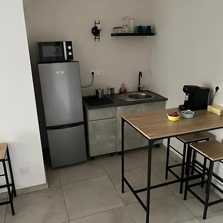 Glamour Avec Espace Balneo Prive *