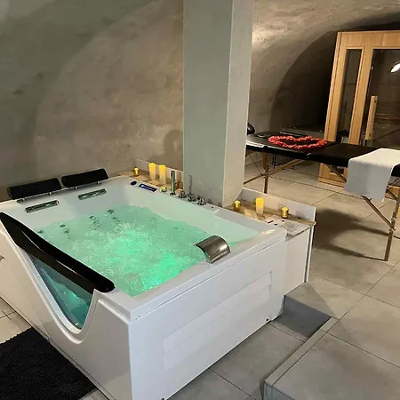 Glamour Avec Espace Balneo Prive * Dallet